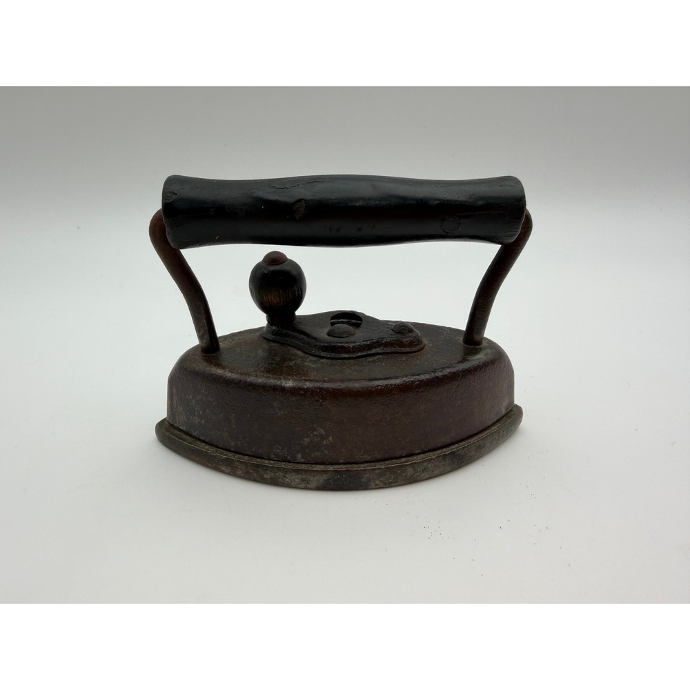 Antique Dover No 902 Sad‎ Iron Cast Iron Removable Wood Handle Primitive Decor